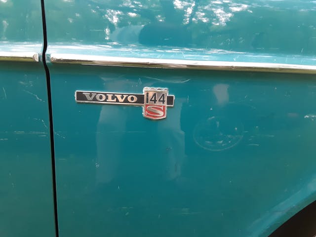 1969 Volvo 144S badge