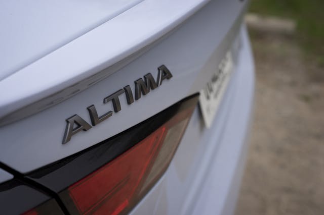 2023 Nissan Altima SR rear badge