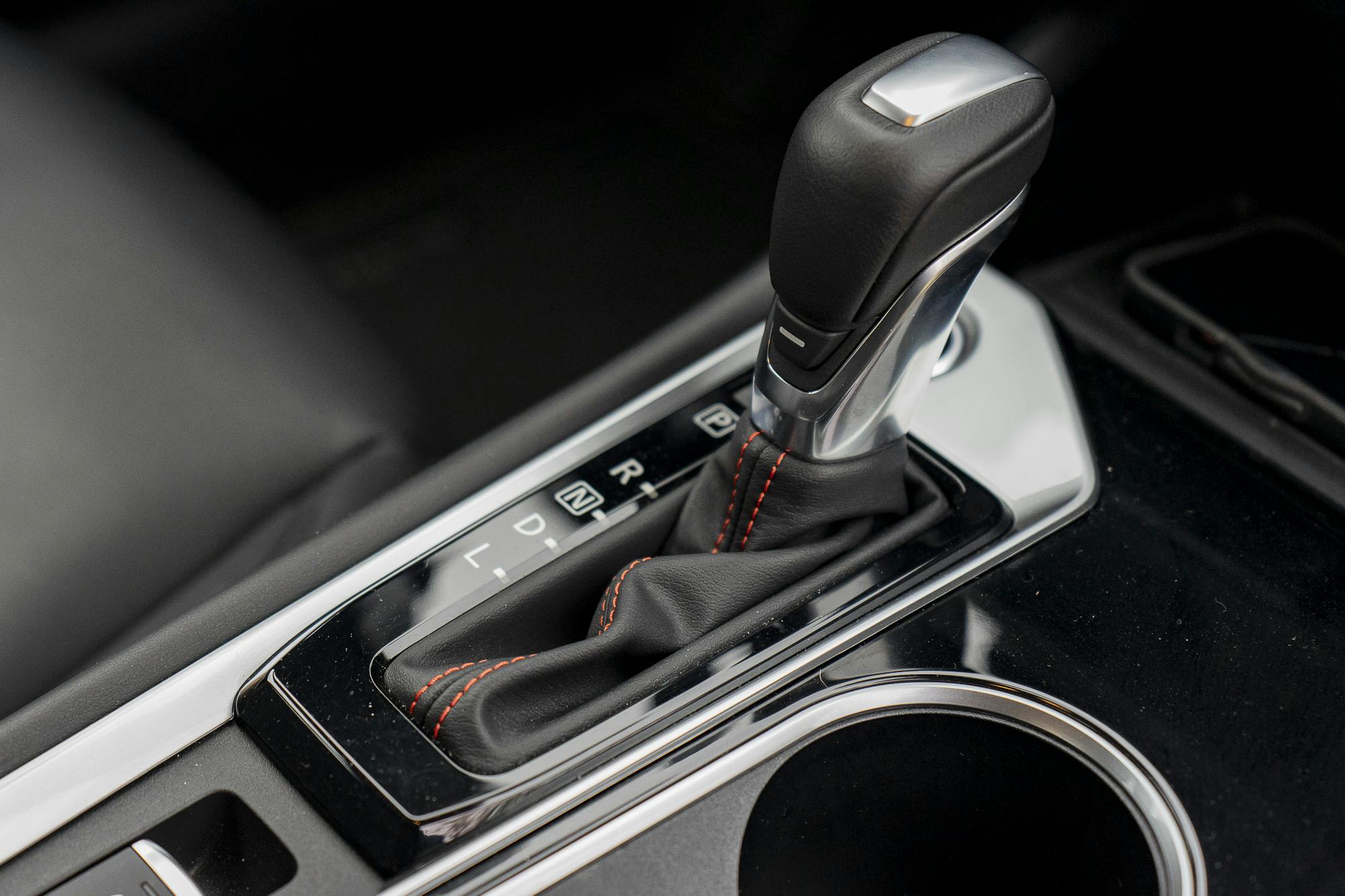 2023 Nissan Altima SR interior gear selector