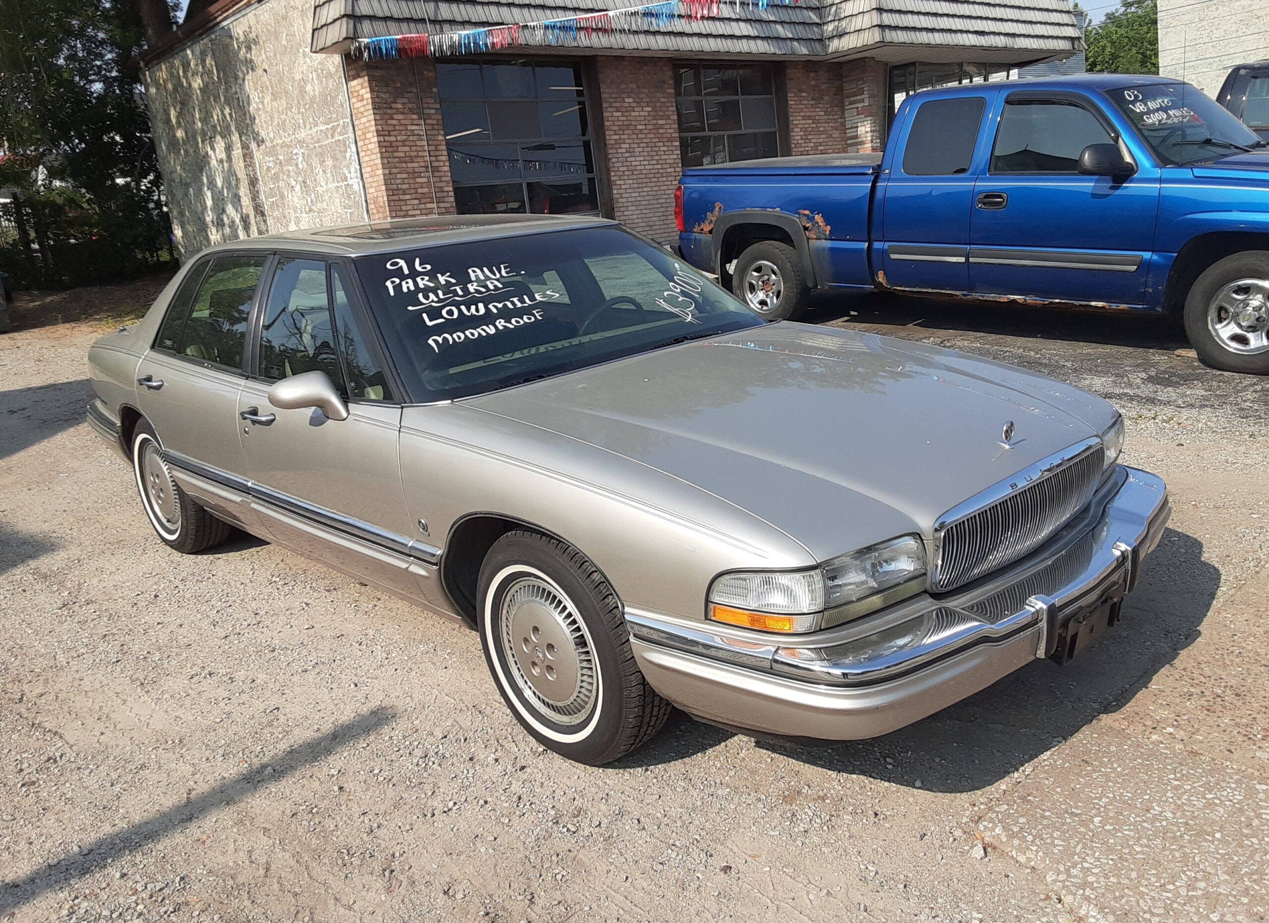 1996 Buick Park Avenue Ultra front three quarter high angle