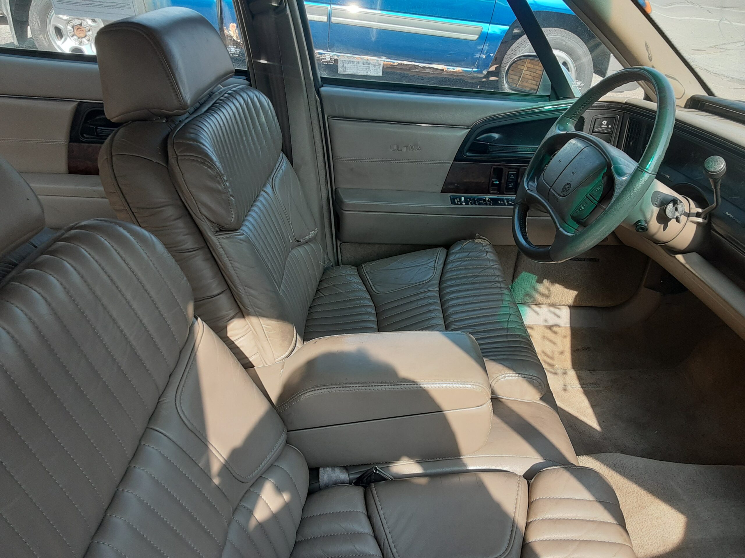 1996 Buick Park Avenue Ultra interior