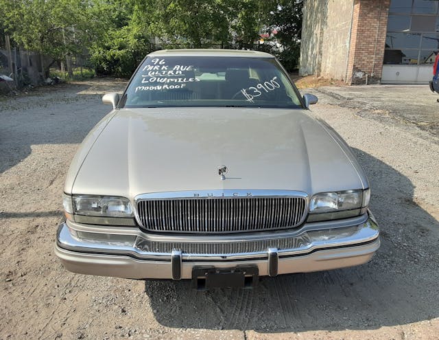 1996 Buick Park Avenue Ultra front