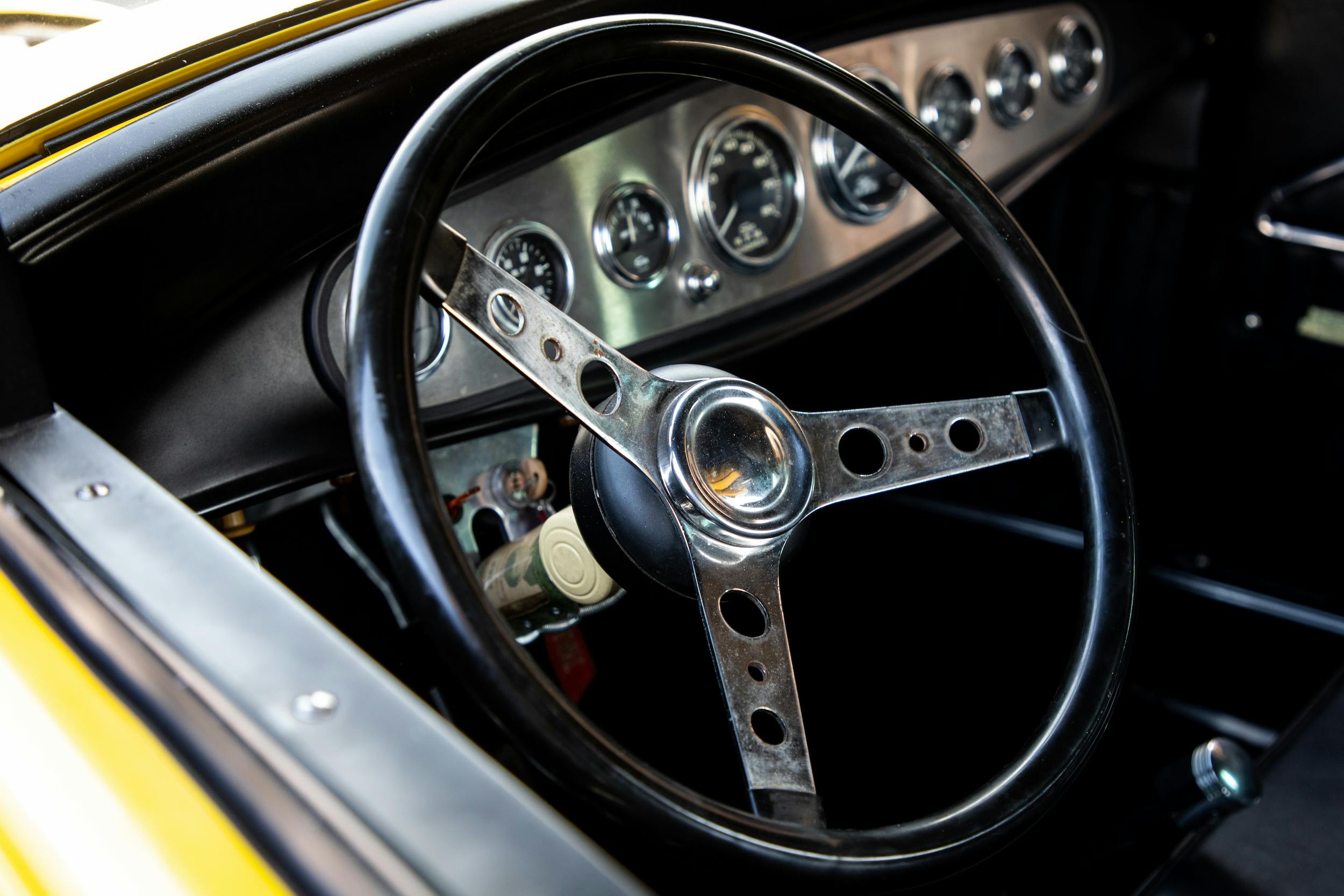 American Graffiti yellow ford hot rod steering wheel