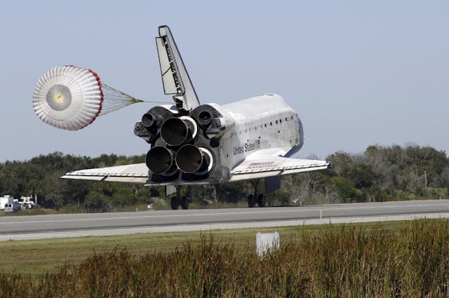 Space shuttle Atlantis 2009 landing kennedy space center florida