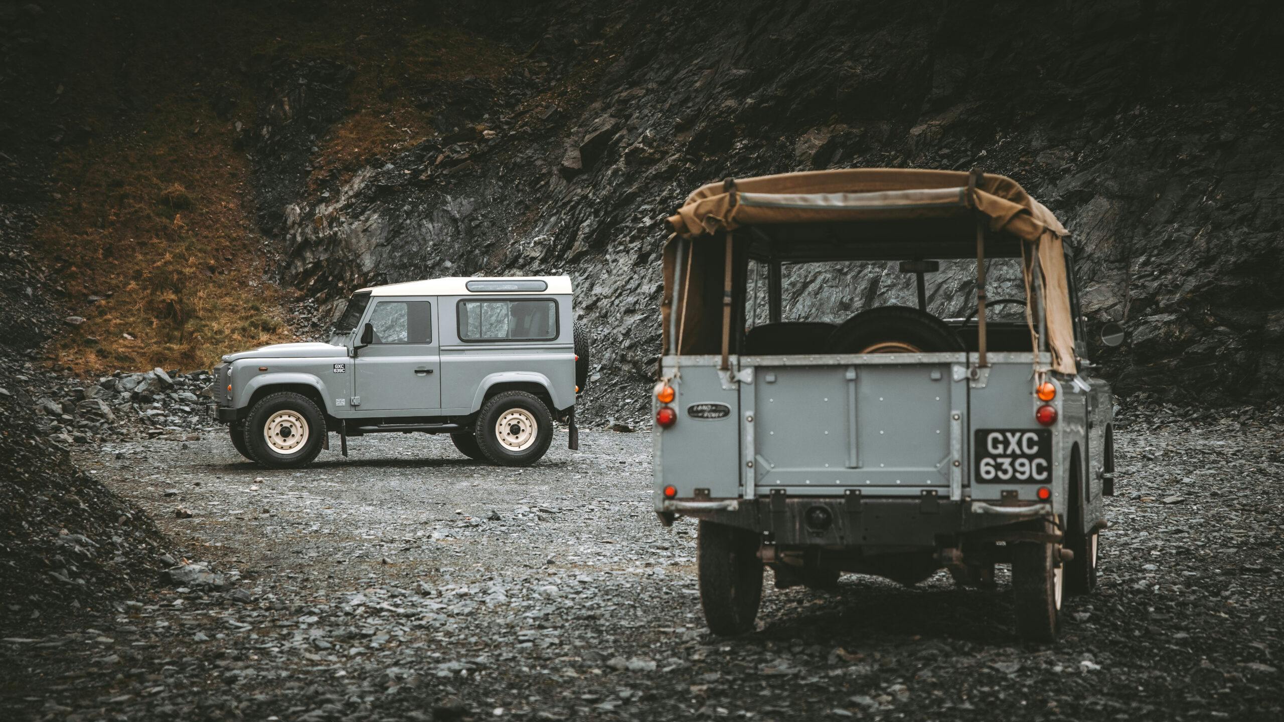 LAND ROVER CLASSIC DEFENDER WORKS V8 ISLAY EDITION 18_0