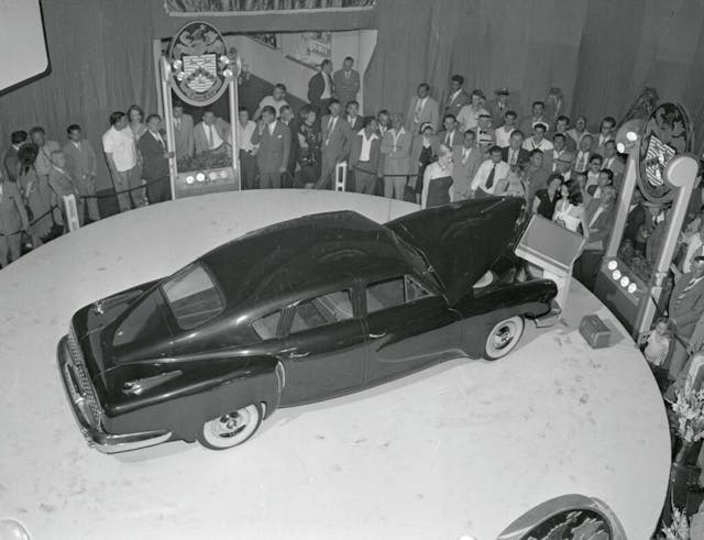 Press preview of 1948 Tucker car