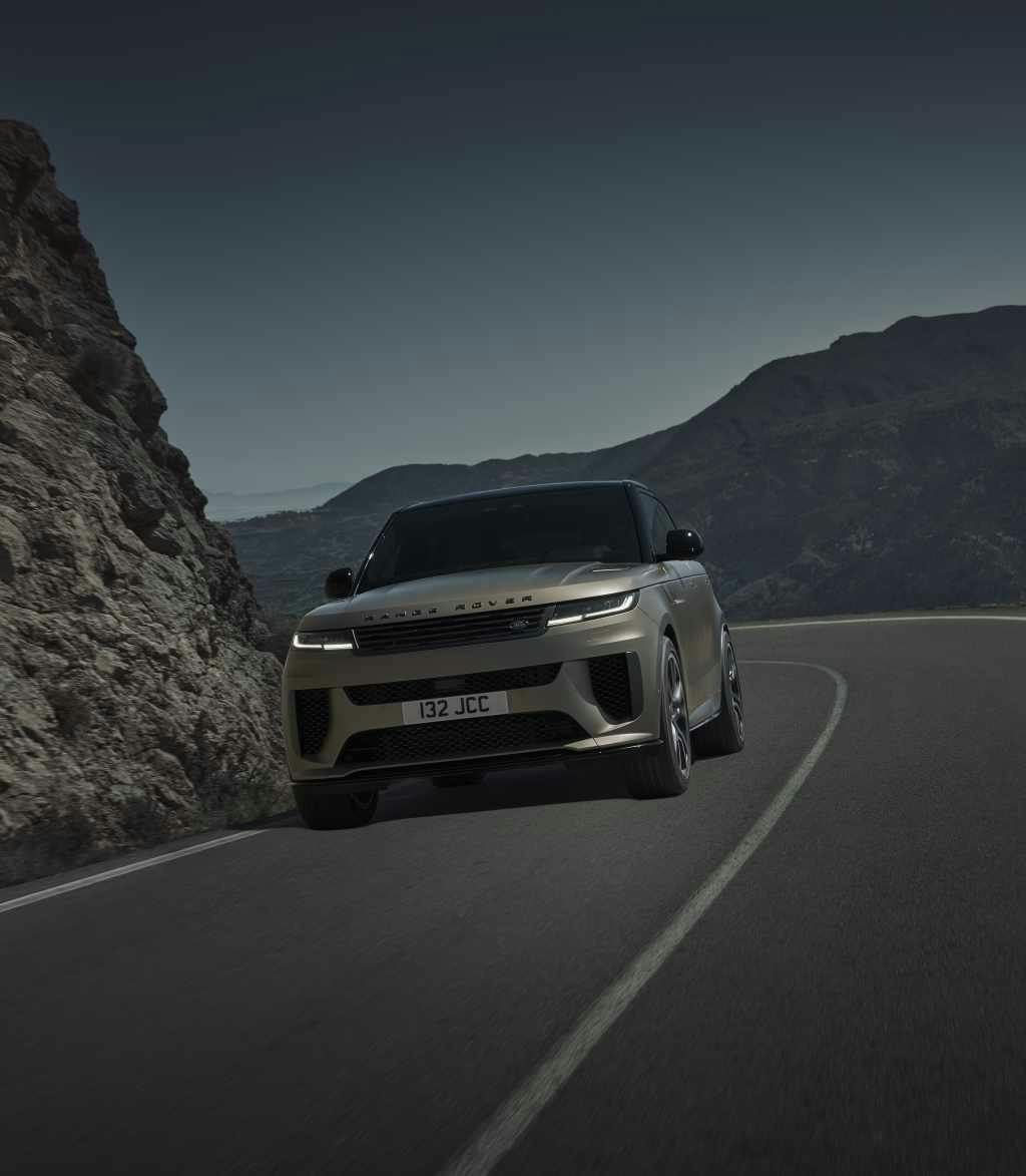 2024 Range Rover Sport SV action