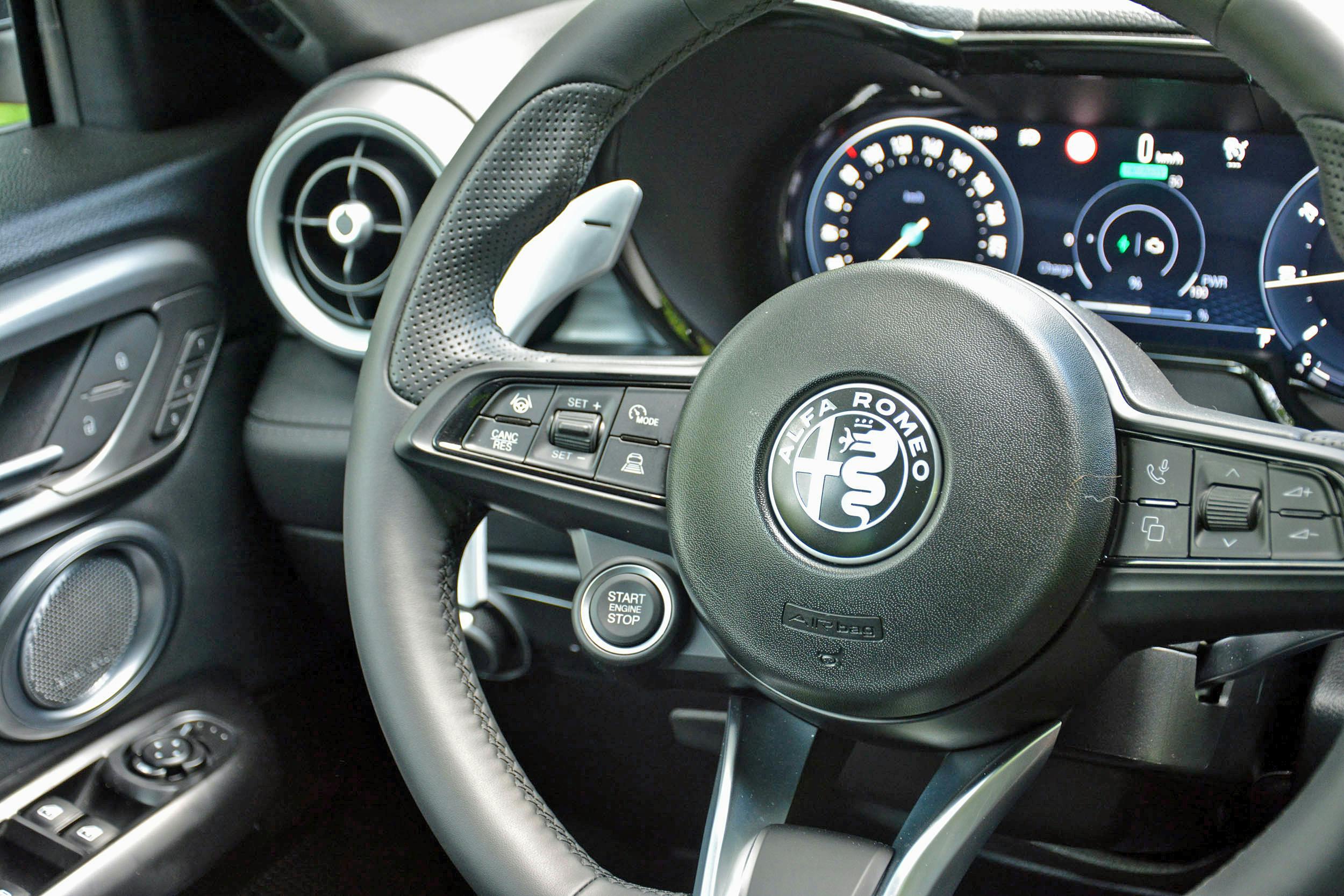 2024 Alfa Romeo Tonale steering wheel