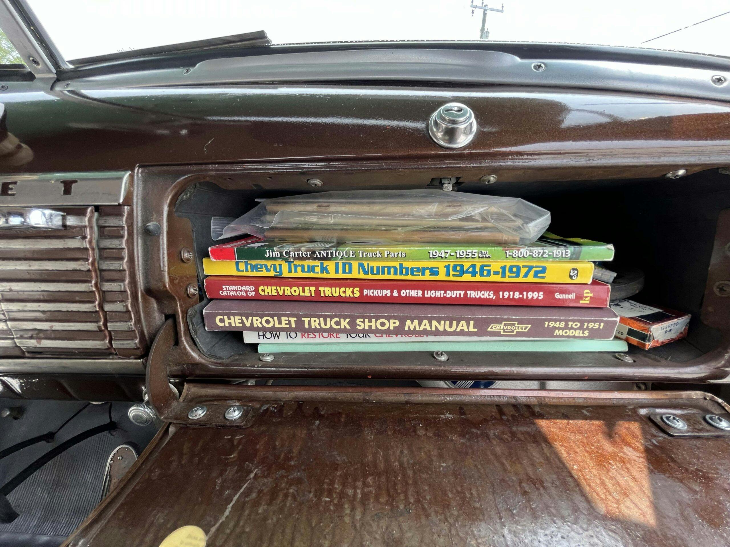 1952 Chevrolet Pickup manuals glove box
