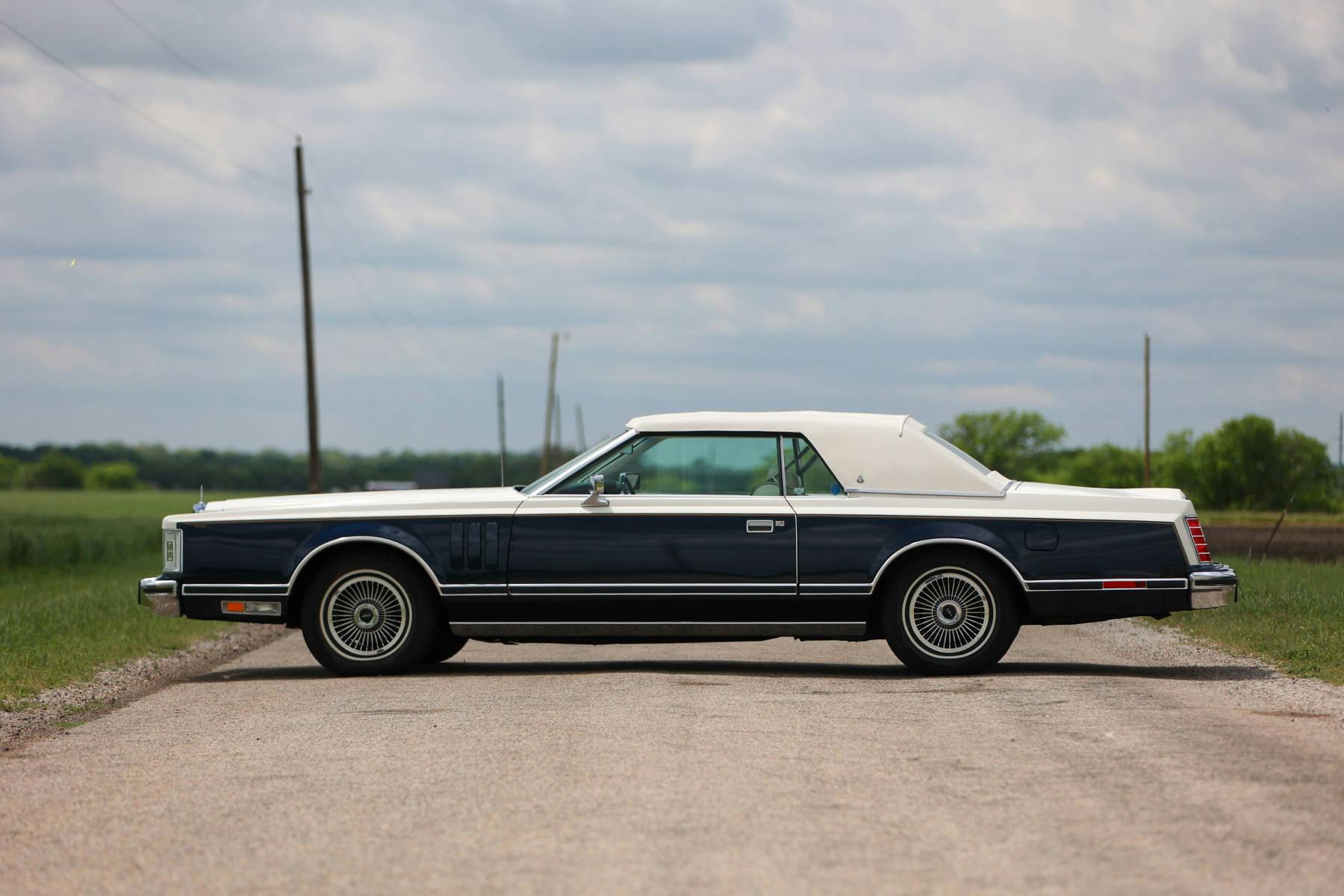 1979-Lincoln-Continental-Mark-V-Bill-Blass-Edition-side-view