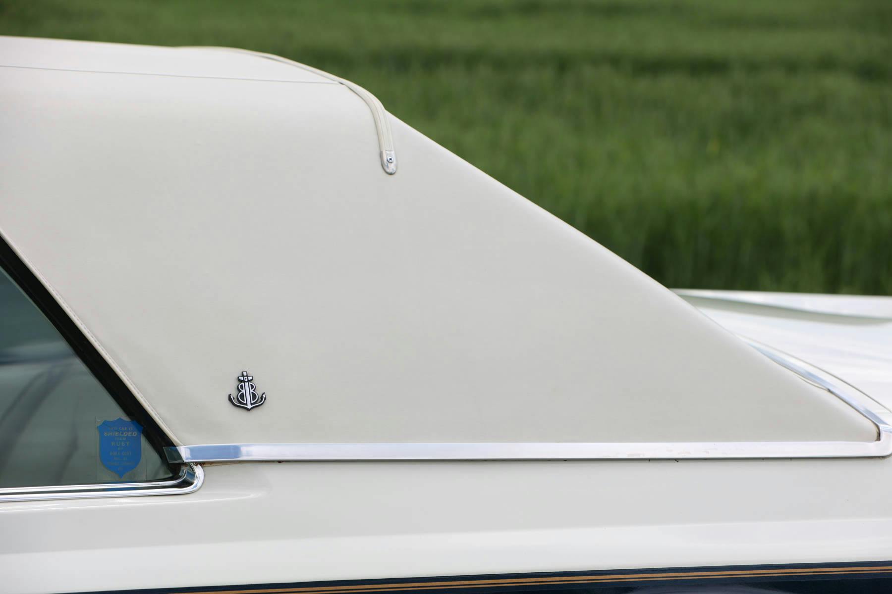 1979-Lincoln-Continental-Mark-V-Bill-Blass-Edition-landau-top-detail