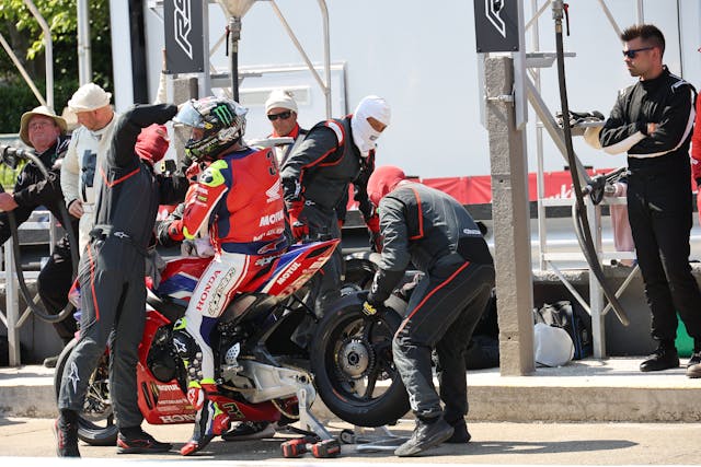 IOM TT Race Honda Racing Superbike pit stop