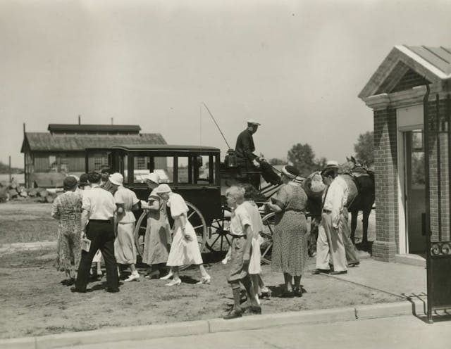 Greenfield-Village-1933-Visitors edison institute