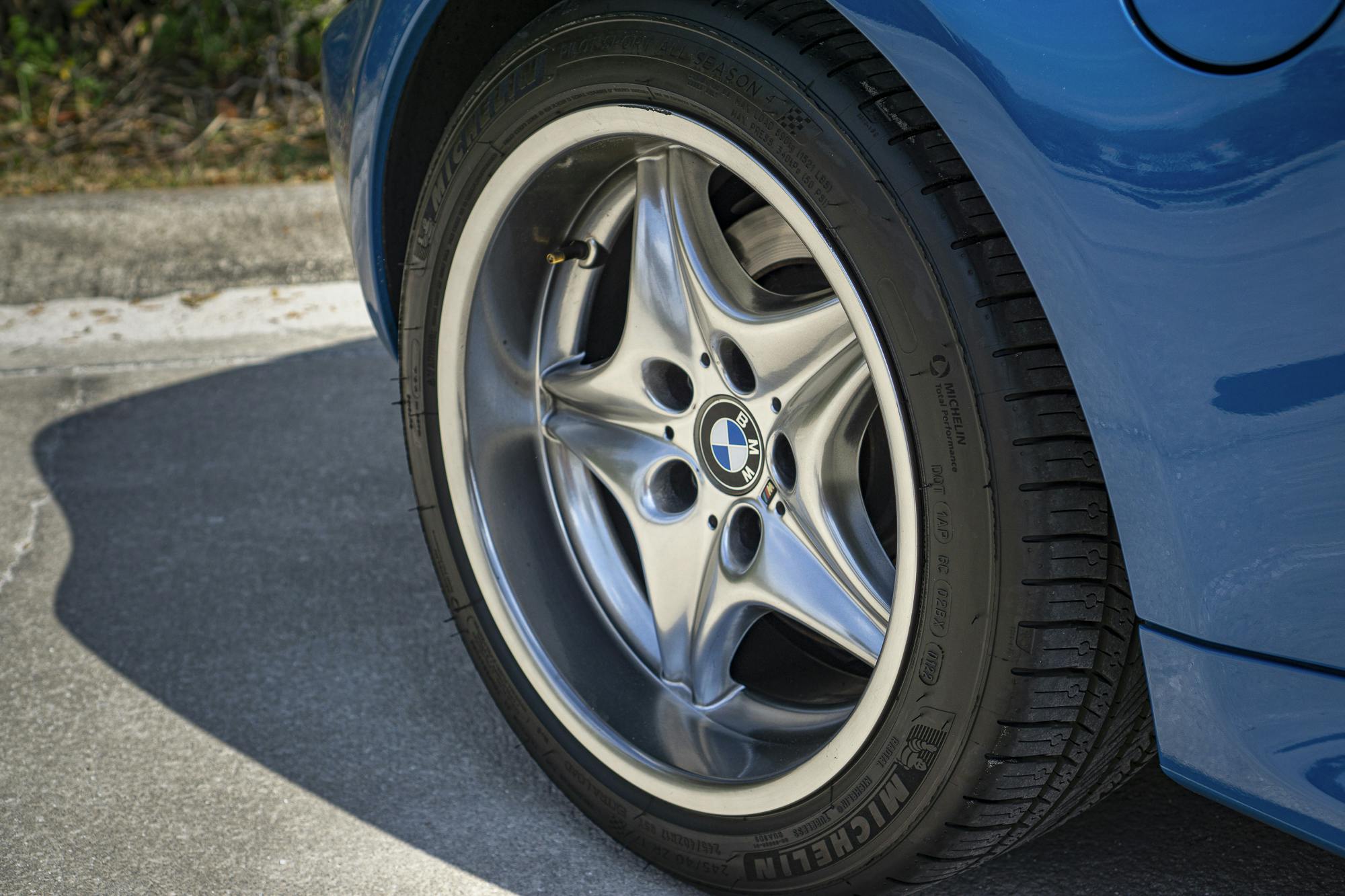 BMW Z3 M wheel tire detail