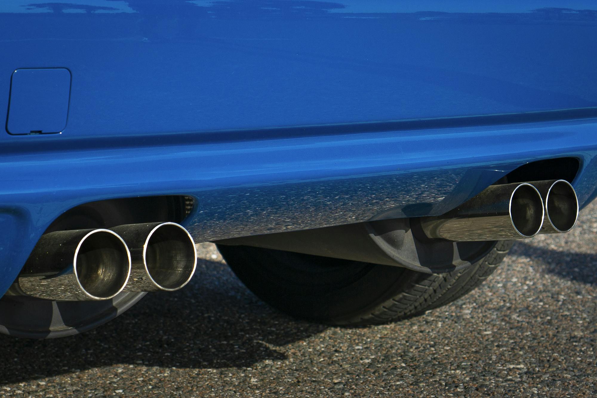 BMW Z3 M exhaust tips detail