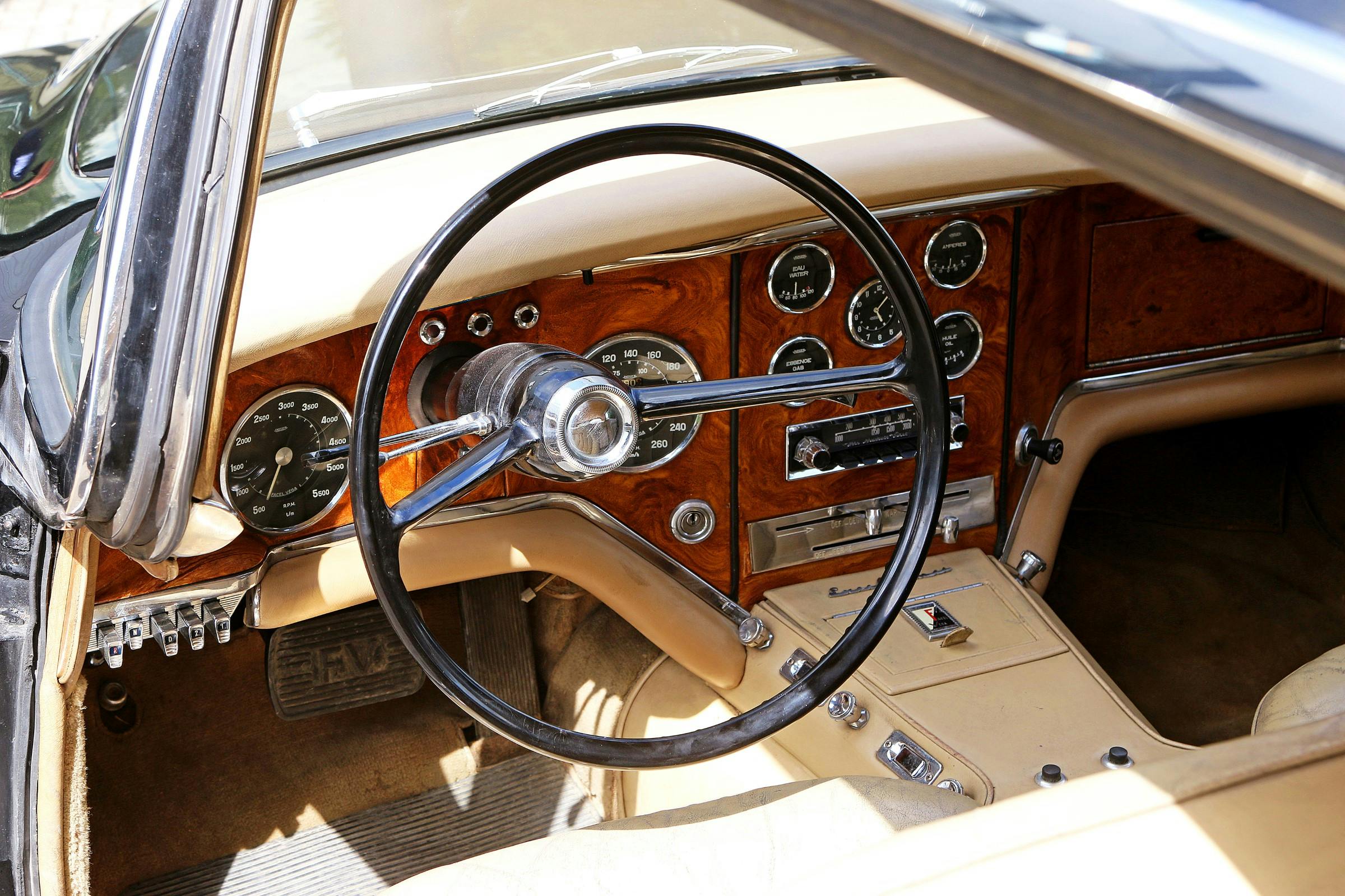 Facel Vega Excellence interior steering wheel
