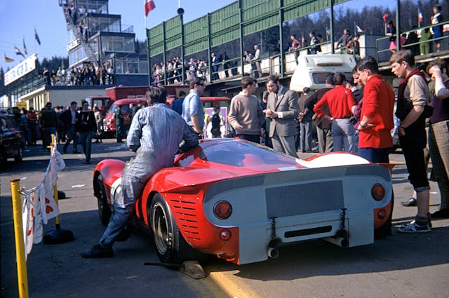 1967 Ferrari 412P Berlinetta vintage racing action