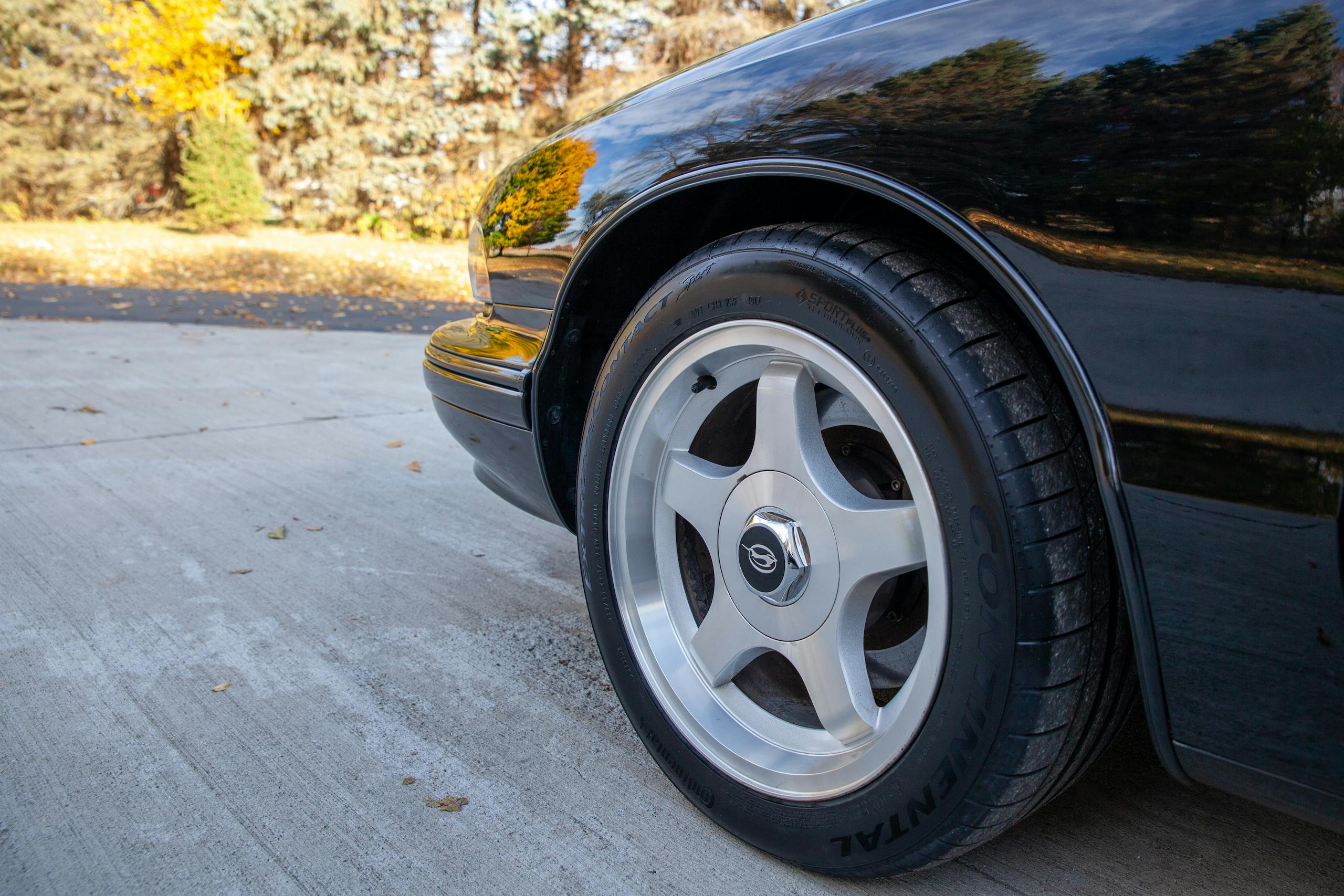 1996 Chevrolet Impala SS front wheel tire