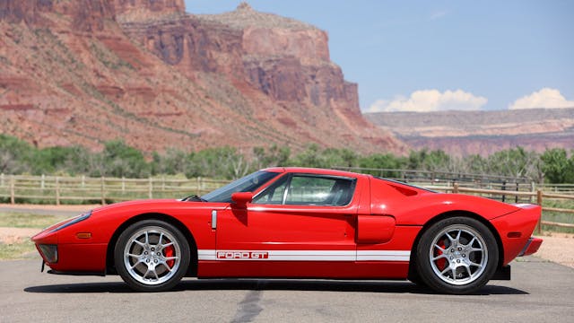 2005 Ford GT side profile