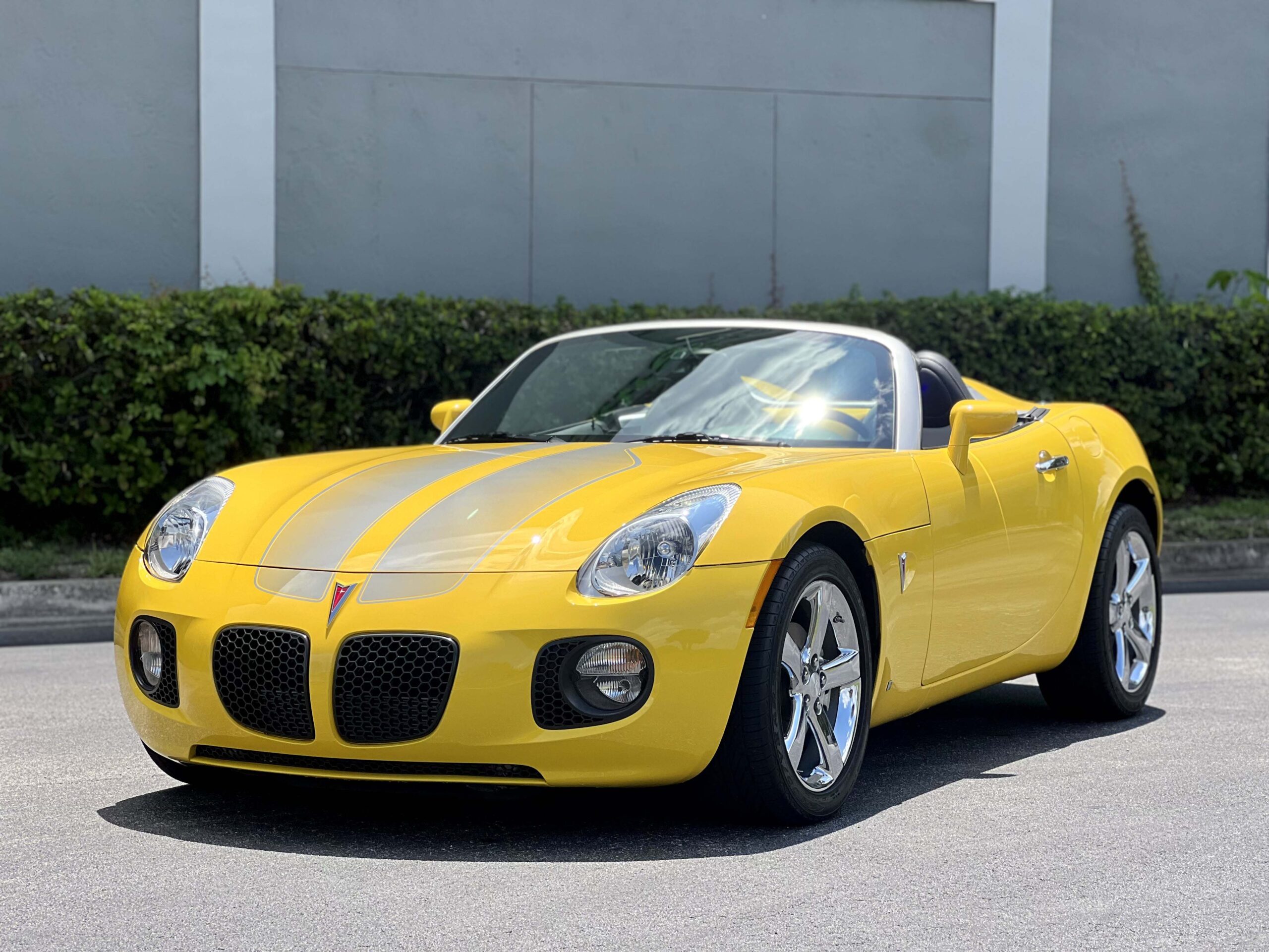 Auction Pick of the Week: 2008 Pontiac Solstice GXP SCCA T2