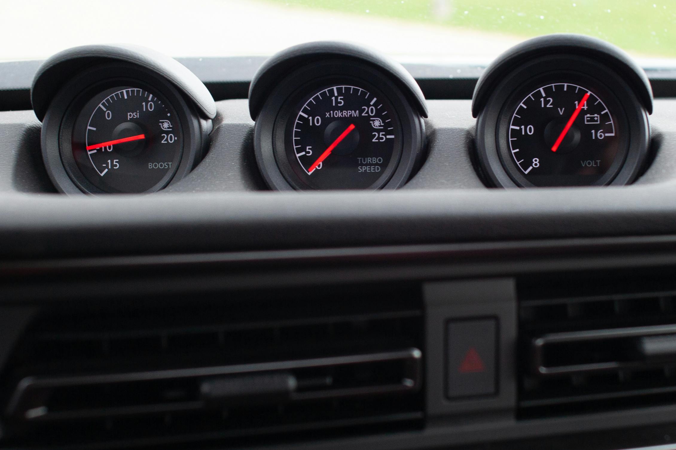 2023-Nissan-Z-Performance gauges dashboard