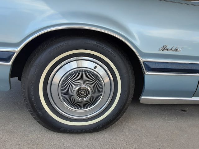 1973 Ford Thunderbird wheel tire