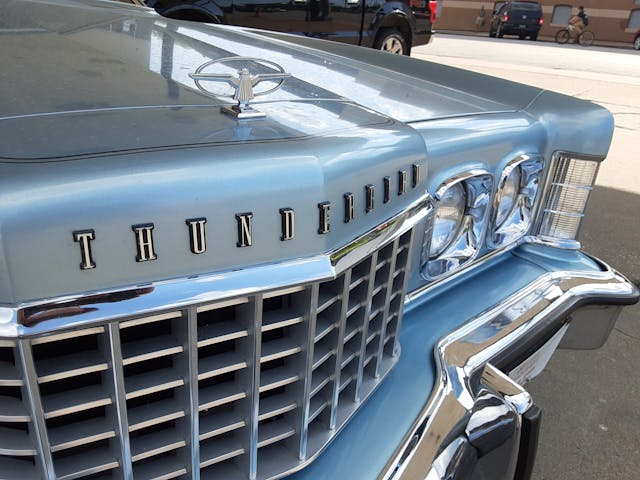 1973 Ford Thunderbird front end detail