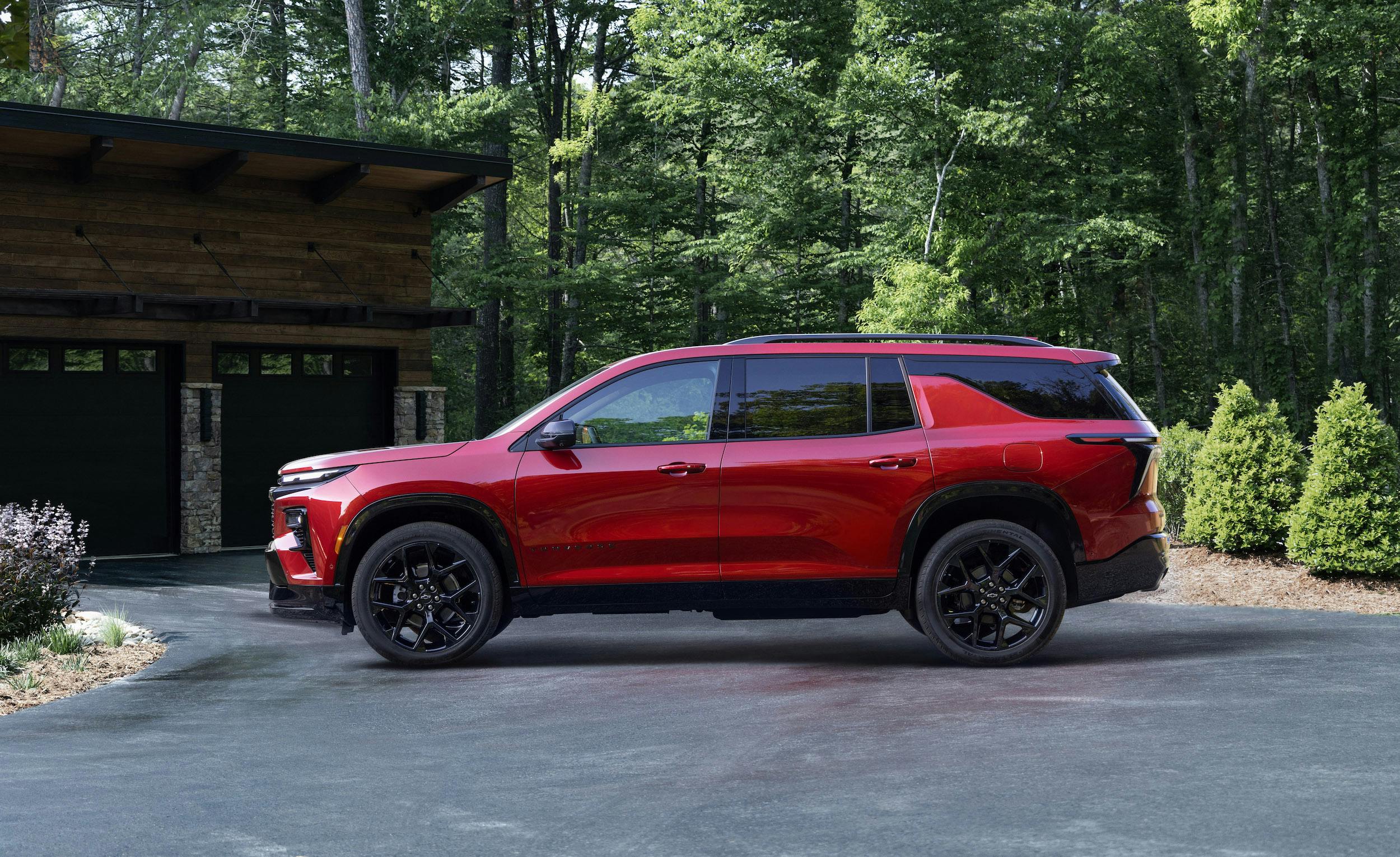 2024 Chevrolet Traverse RS side profile