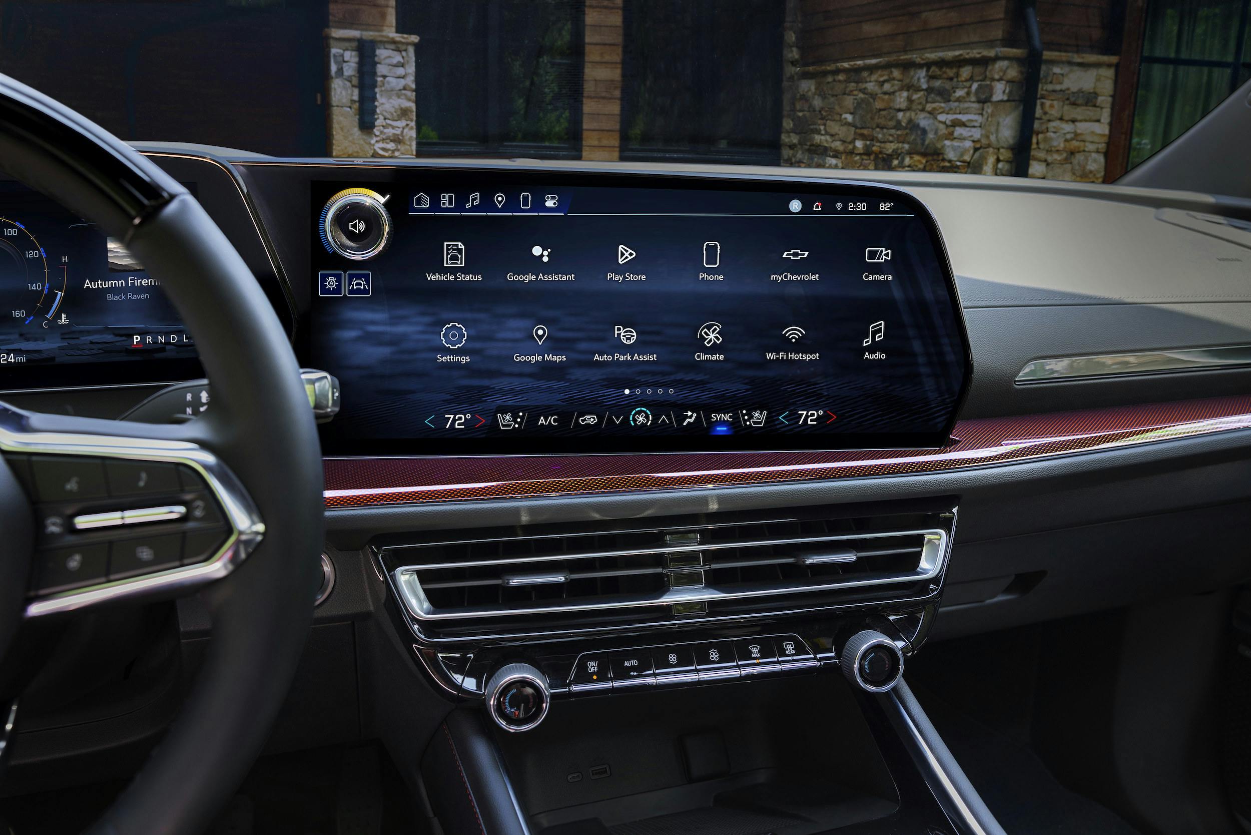 2024 Chevrolet Traverse RS interior infotainment screen