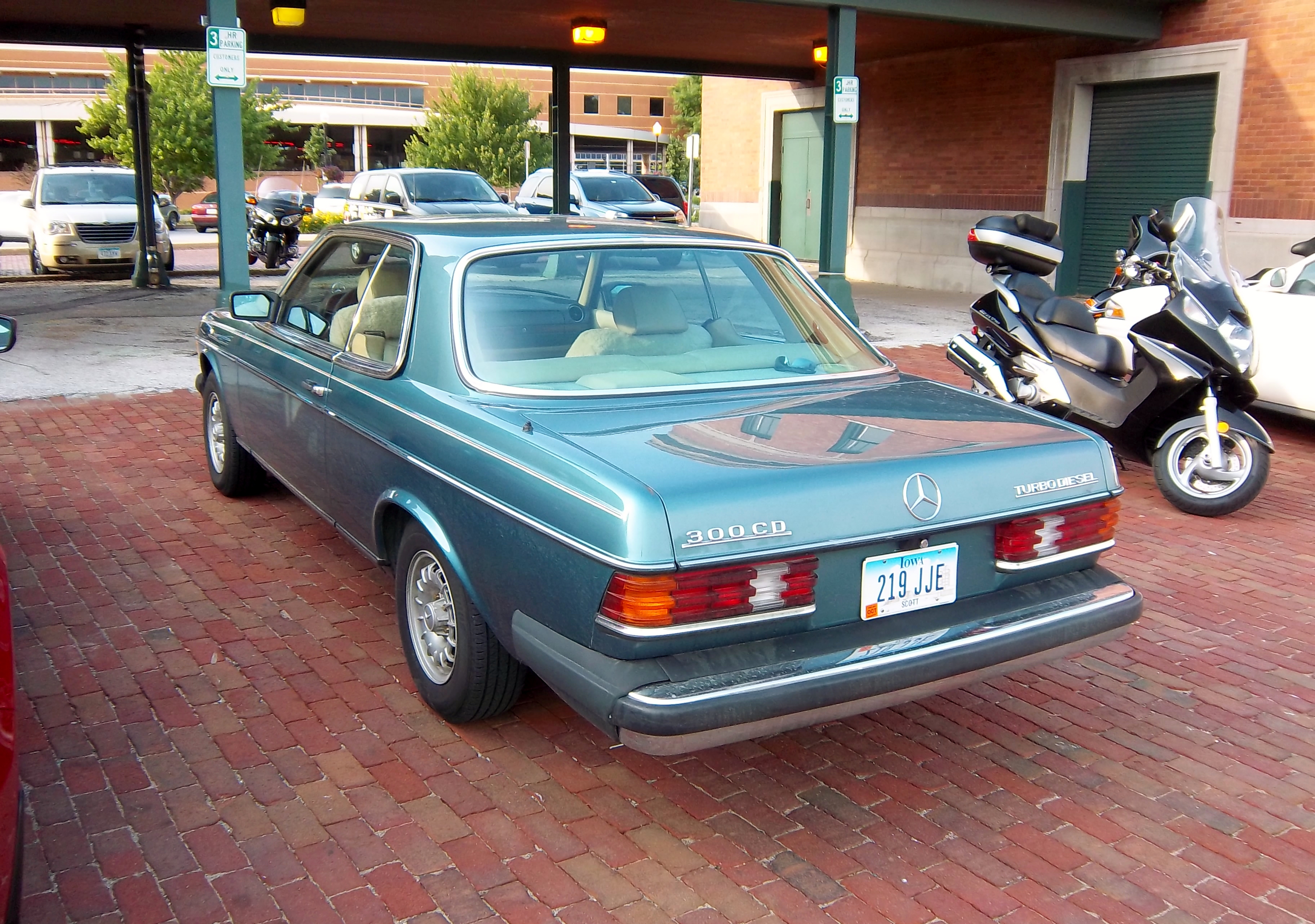 1983 Mercedes-Benz 300 CD: Yuppie Hardtop - Hagerty Media