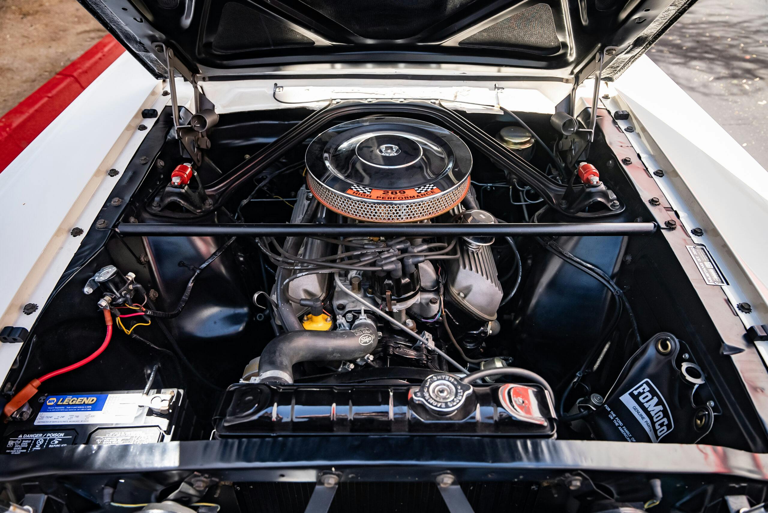 Shelby Mustang GT350 engine bay