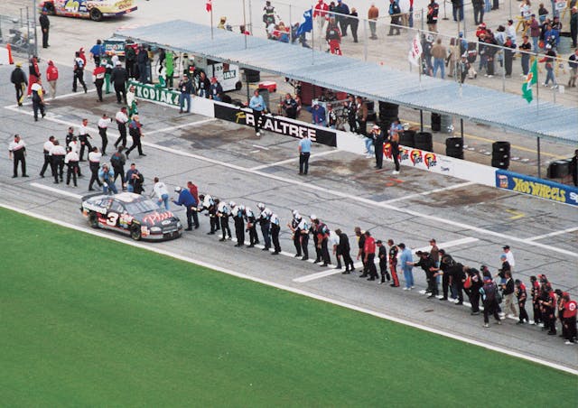 1998 NASCAR Winston Cup Daytona 500 at the Daytona International Speedway Goodwrench crew