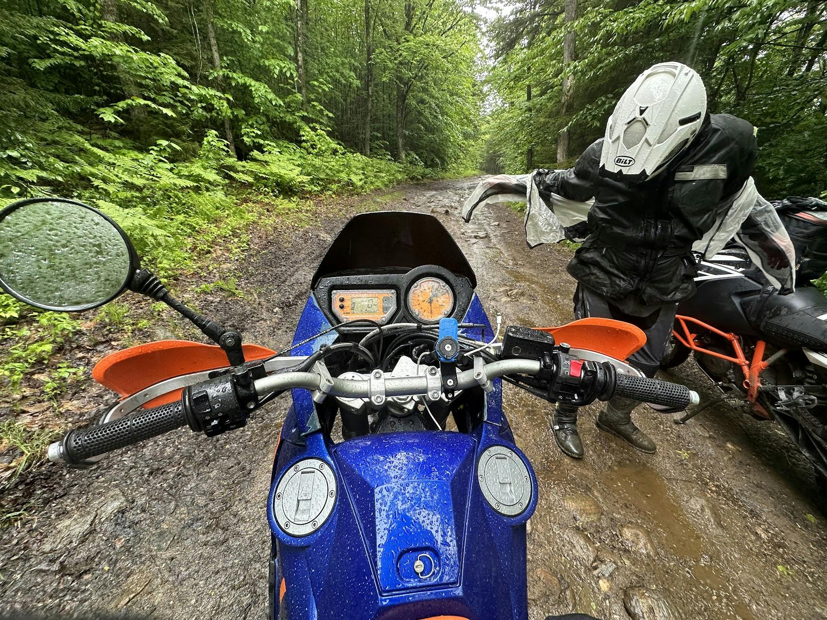 KTM 950 Adventure S on trail with 1090