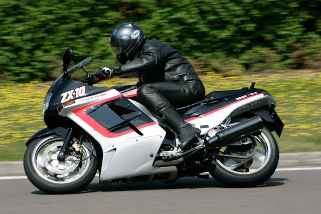 Kawasaki ZX-10 rider cornering action