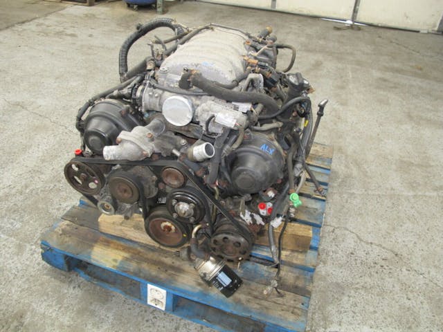 Lexus LX470 engine