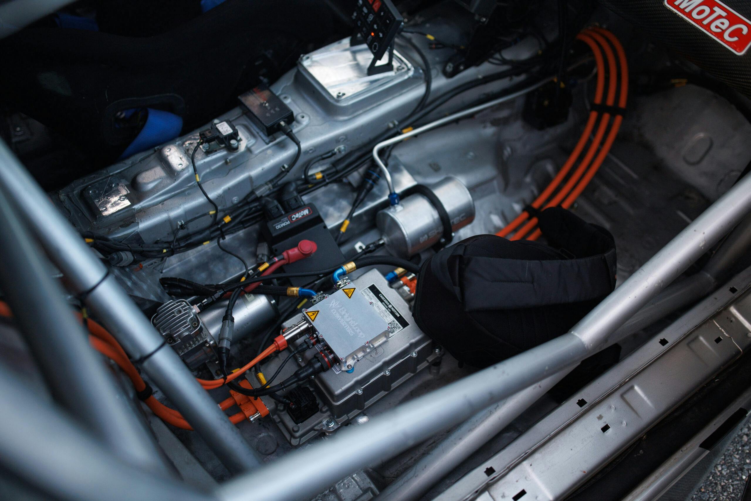 Sasha Anis Kels 350z hybrid race car electronics