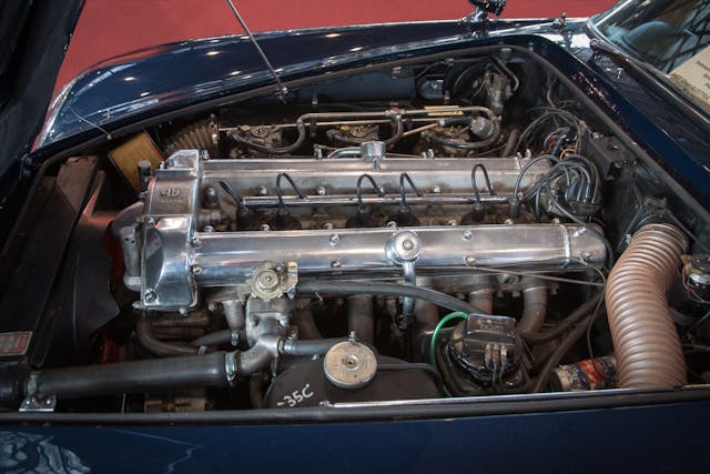 1966_Aston_Martin_DB6_Vantage engine bay
