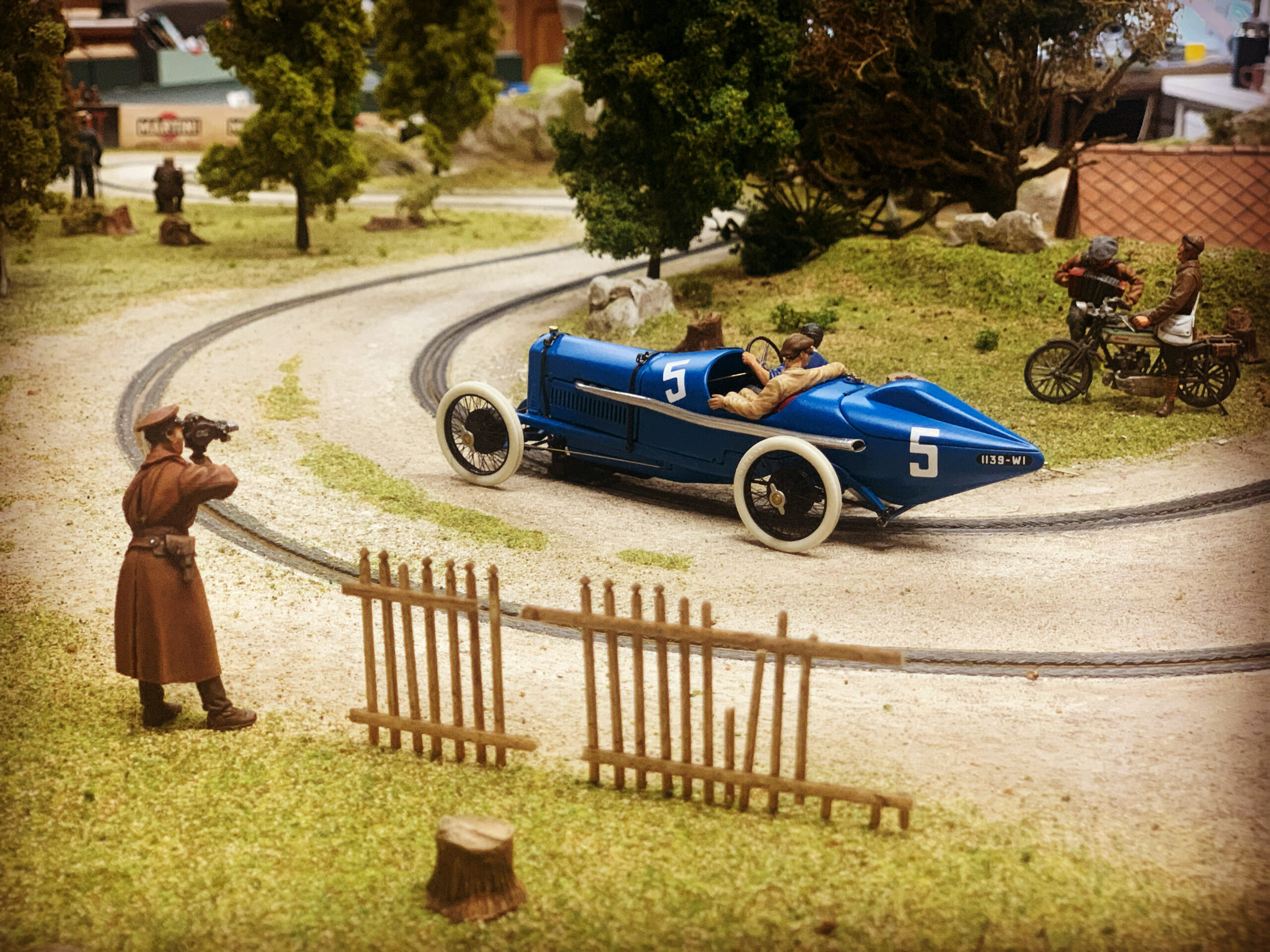 Velasor-slot-car-builders-3-