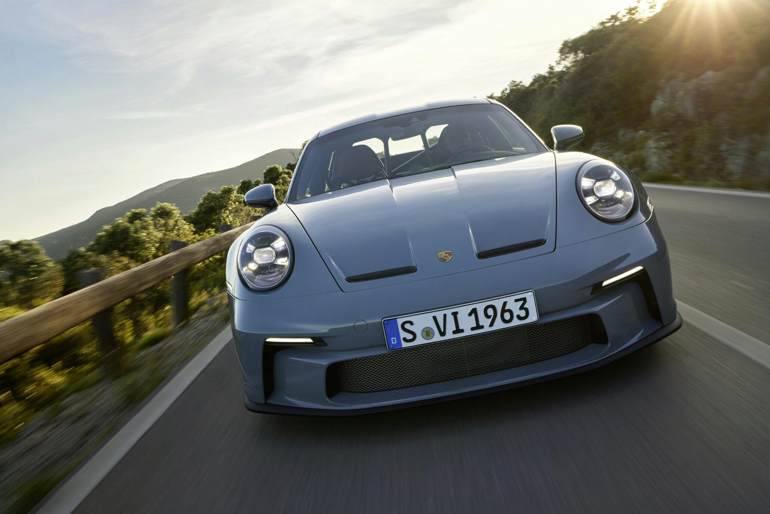 2024 Porsche 911 S/T: Stuttgart's 9000-rpm lightweight costs as much as a  house - Hagerty Media