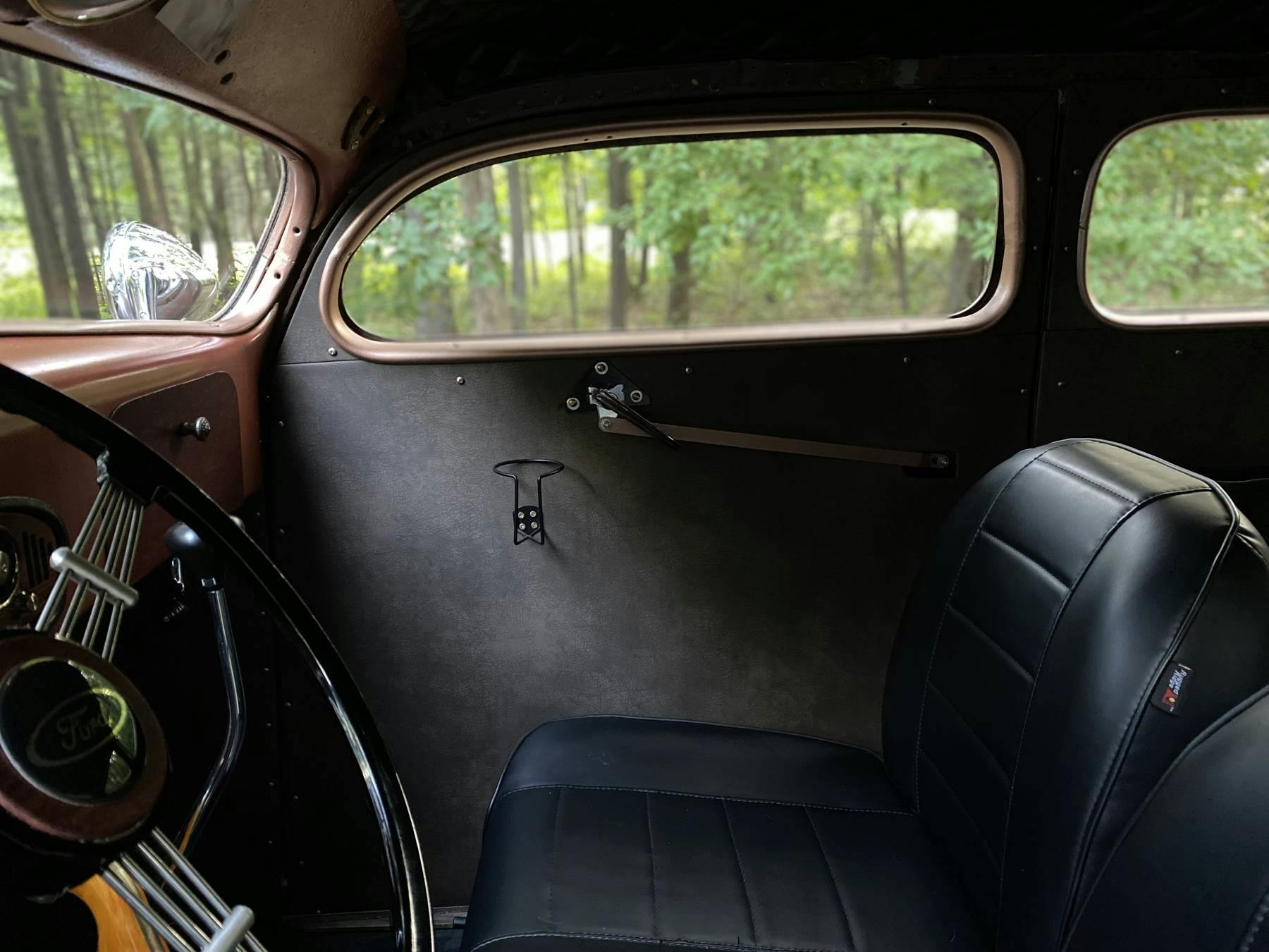 1937 Ford Model 78 Slantback Tudor Hot Rod window vis