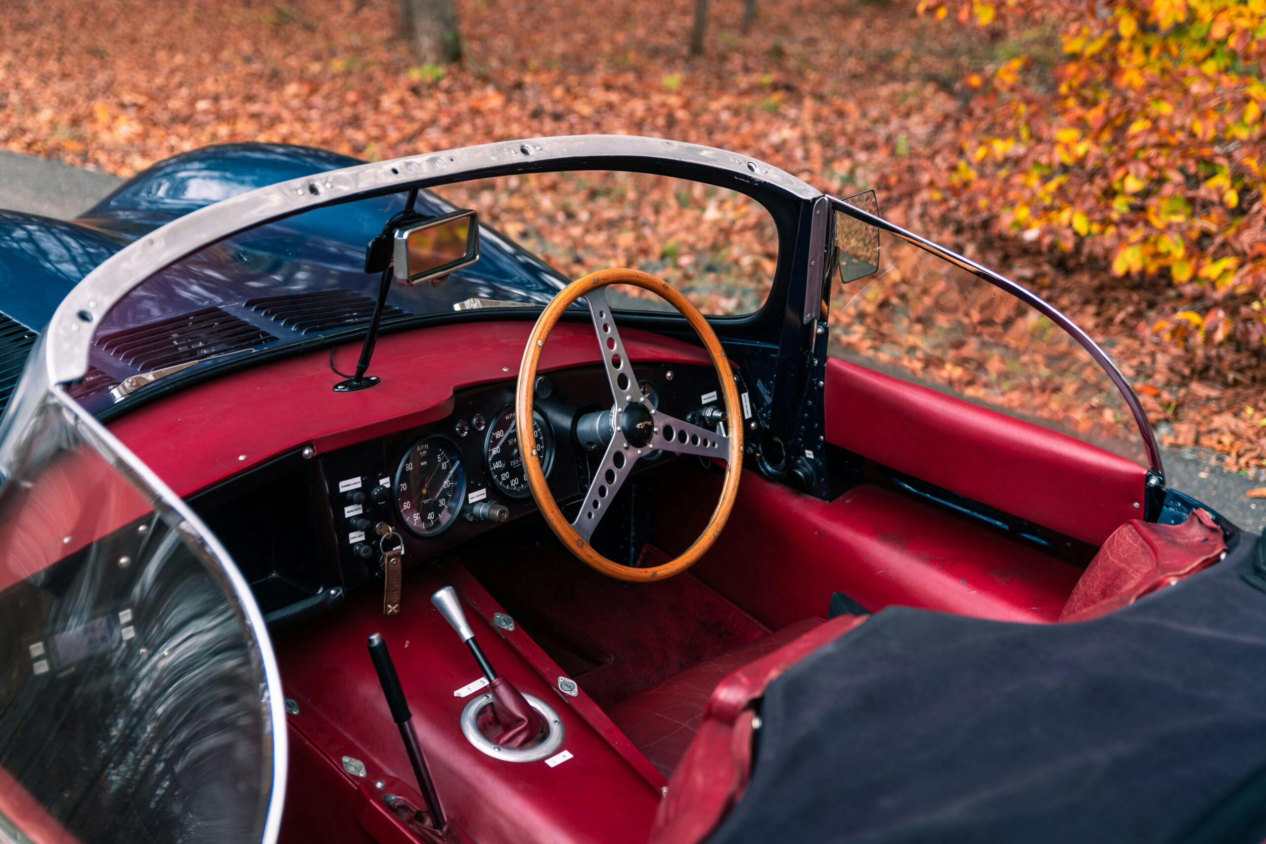 1957-Jaguar-XKSS interior