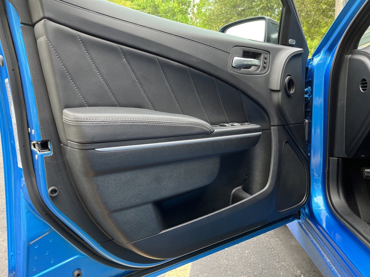 2023-dodge-charger-super-bee-scat-pack interior door panel