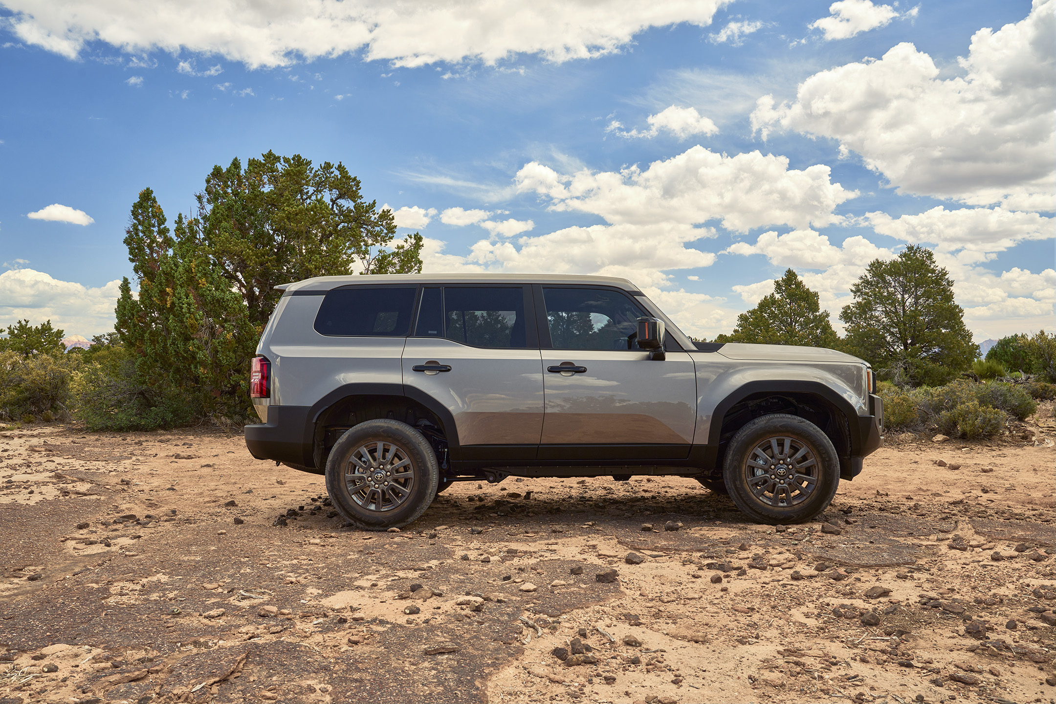 Land Cruiser returns to U.S. leaner, hybrid four-cylinder only