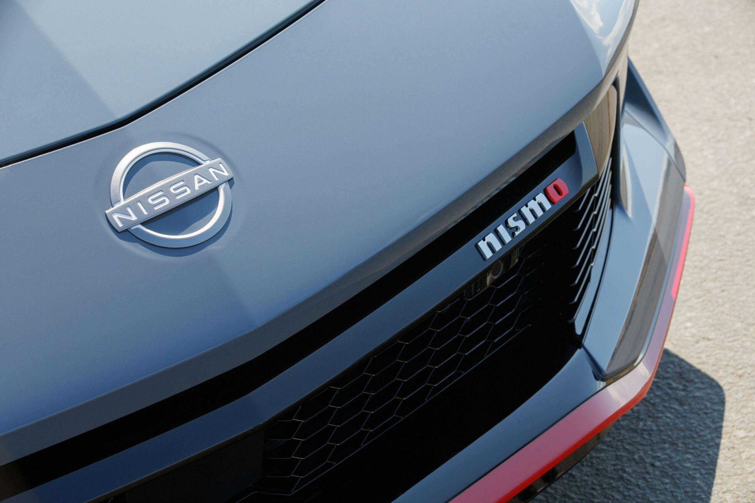 2024 Nissan Z NISMO detail grille logo