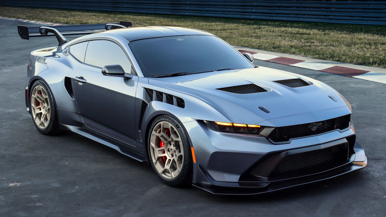2025-Mustang GTD on Track 4