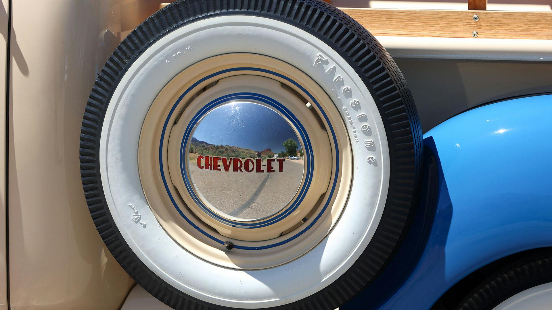 1952 Chevrolet 3100 Pickup spare wheel