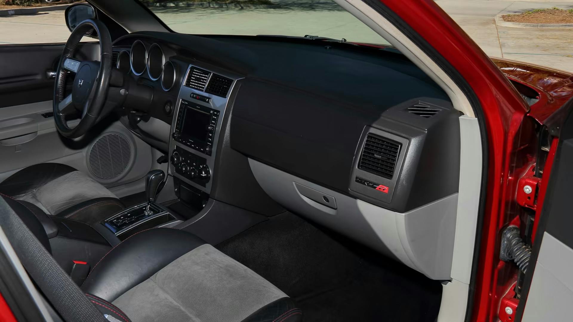 Dodge Magnum interior