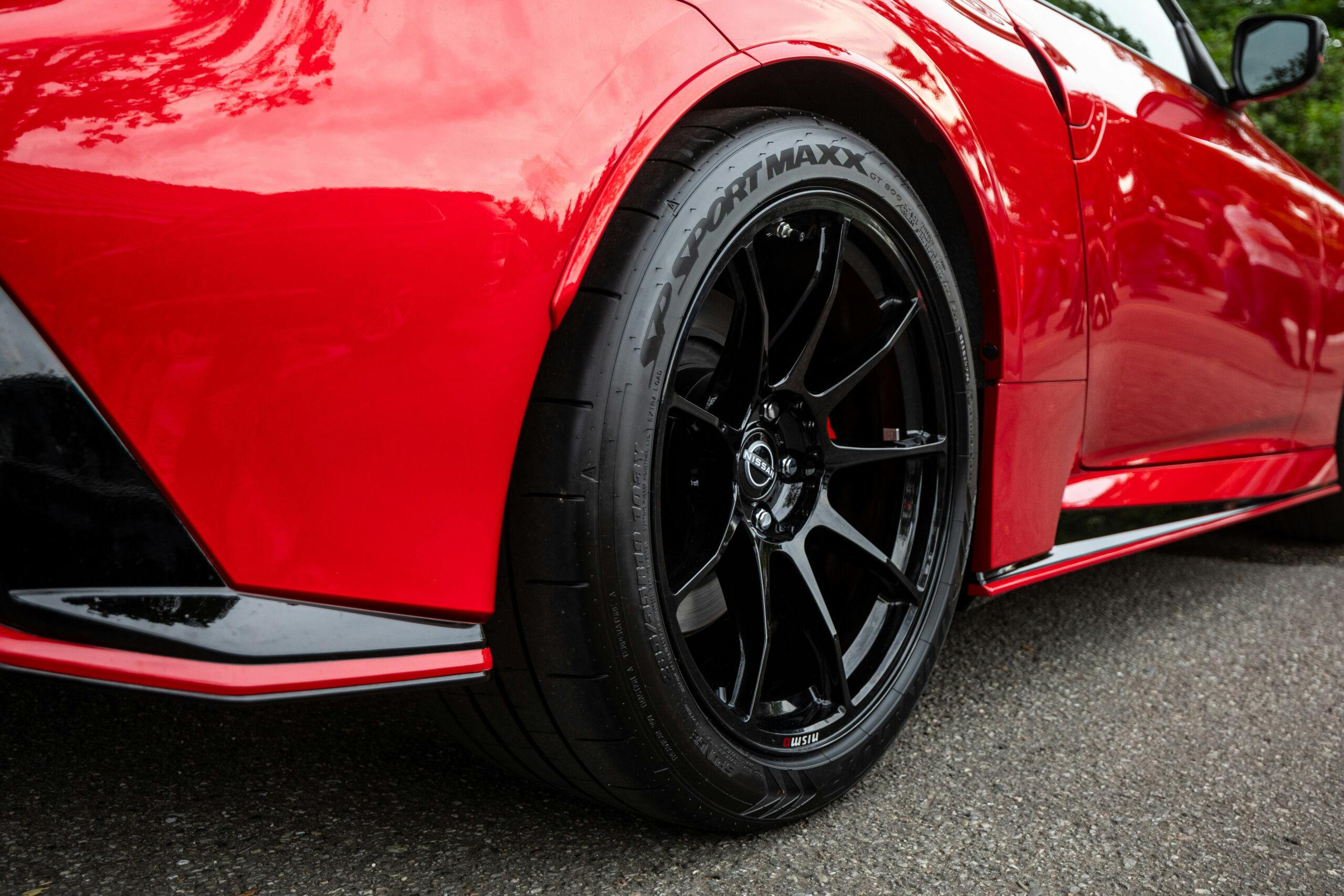 Nissan Z Nismo detail rear wheel tire