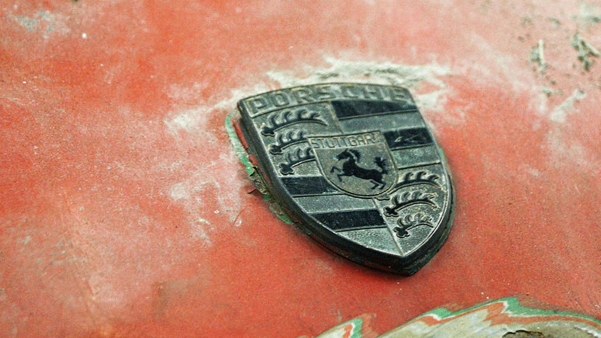 Oldest Porsche 911 restoration badge emblem