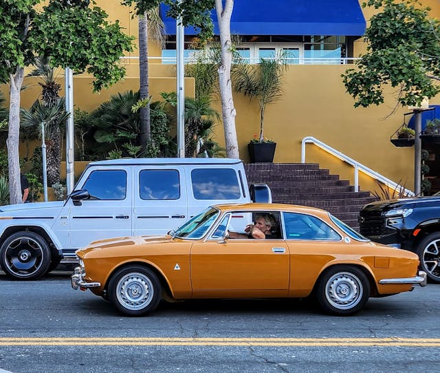 1971 Alfa Romeo 1750 GTV side